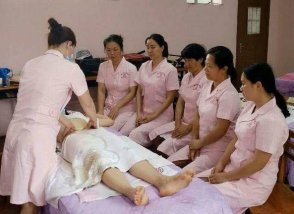 專業(yè)守護(hù)，無(wú)痛呵護(hù) 高級(jí)催乳師引領(lǐng)產(chǎn)后乳房健康管理新體驗(yàn)